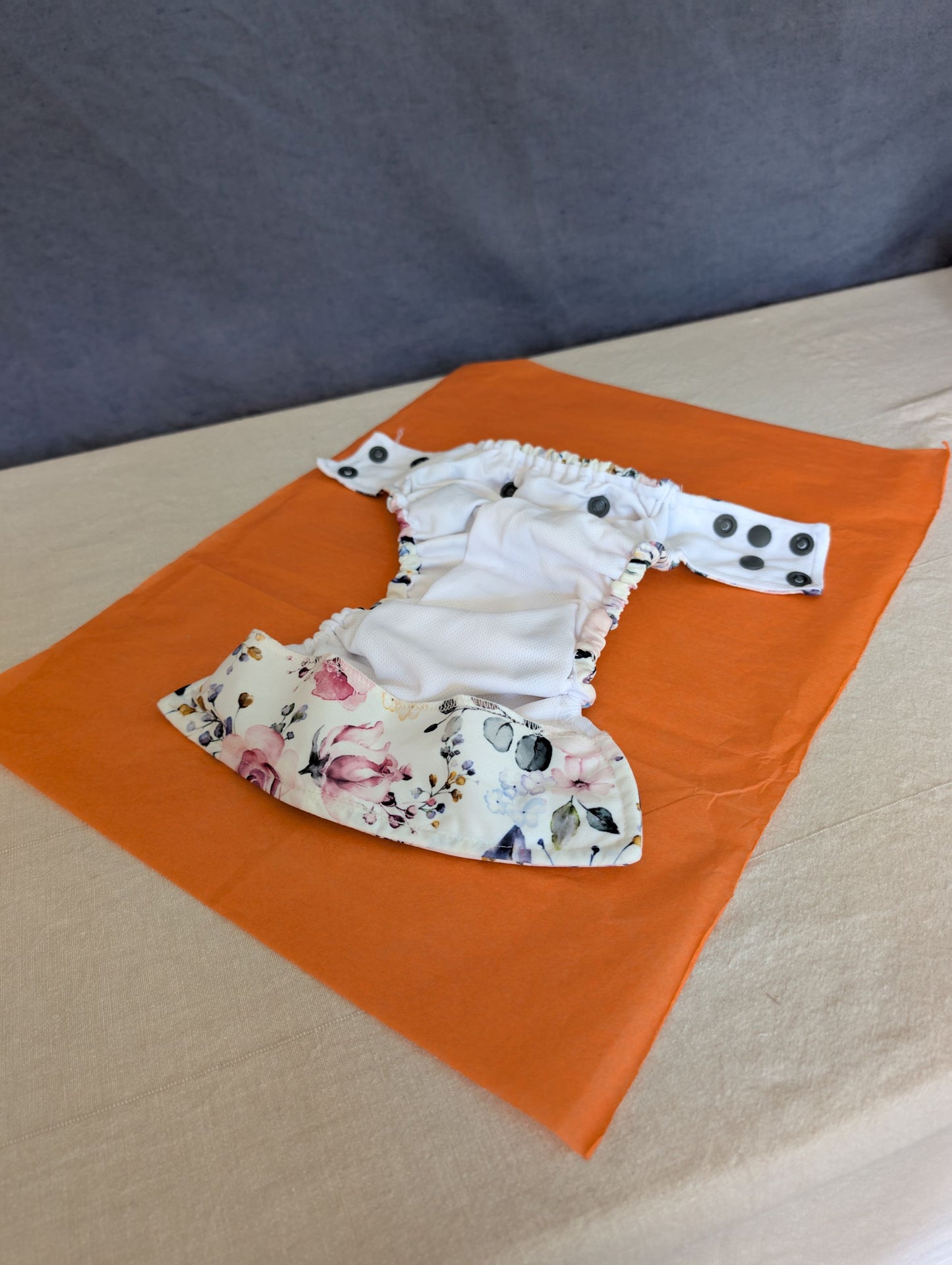 Couche lavable -  Fleurs (Tout en 2)