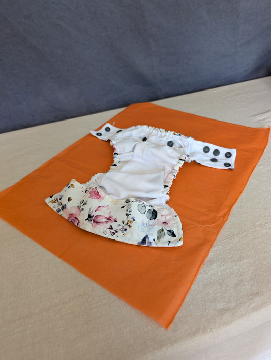 Couche lavable -  Fleurs (Tout en 2)